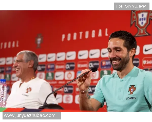 卡塔尔足球明星大腿雕像展现运动之美与力量的完美结合