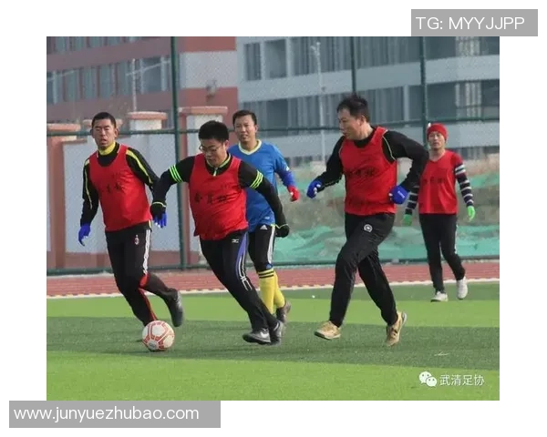 足球魅力无限手抄报展示足球文化与精神的精彩瞬间