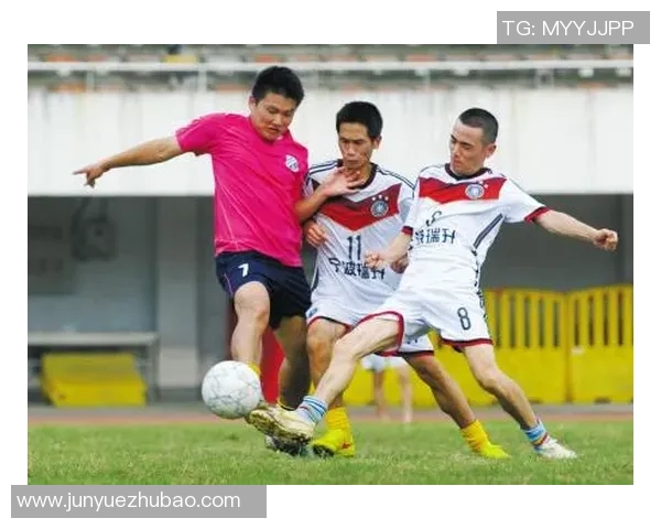 重庆足球队在足球比赛经验排名中创下新高引发广泛关注与期待